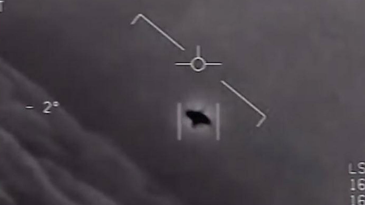 আকাশে অপরিচিত উড়ন্ত কোনো বস্তু বা ইউএফও নিয়ে গোপন তদন্ত প্রকল্প পরিচালনা করেছে যুক্তরাষ্ট্র। ছবি: মার্কিন প্রতিরক্ষা দপ্তর