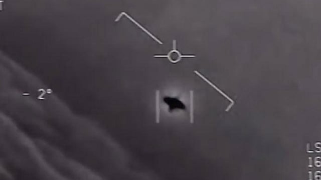 আকাশে অপরিচিত উড়ন্ত কোনো বস্তু বা ইউএফও নিয়ে গোপন তদন্ত প্রকল্প পরিচালনা করেছে যুক্তরাষ্ট্র। ছবি: মার্কিন প্রতিরক্ষা দপ্তর