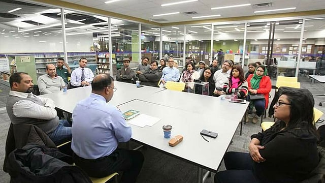 মৌলভীবাজার ডিস্ট্রিক্ট অ্যাসোসিয়েশনের জরুরি সভায় উপস্থিত ব্যক্তিবর্গ