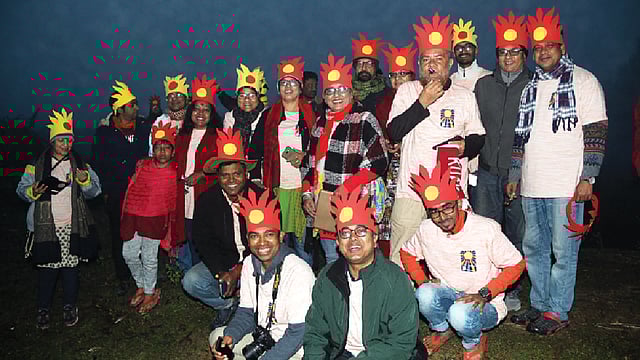 সূর্যমুকুট পরে সূর্য উৎসবে। ছবি: সংগৃহীত