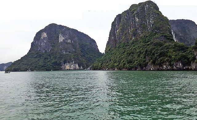 হালং বের অগণিত পাহাড়ের একটি