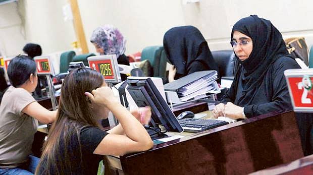 কর্মী ভিসায় সংযুক্ত আরব আমিরাত যেতে চাইলে এ বছরের ৪ ফেব্রুয়ারি থেকে নতুন নিয়মে ভিসা আবেদন করতে হবে। ছবি: সংগৃহীত