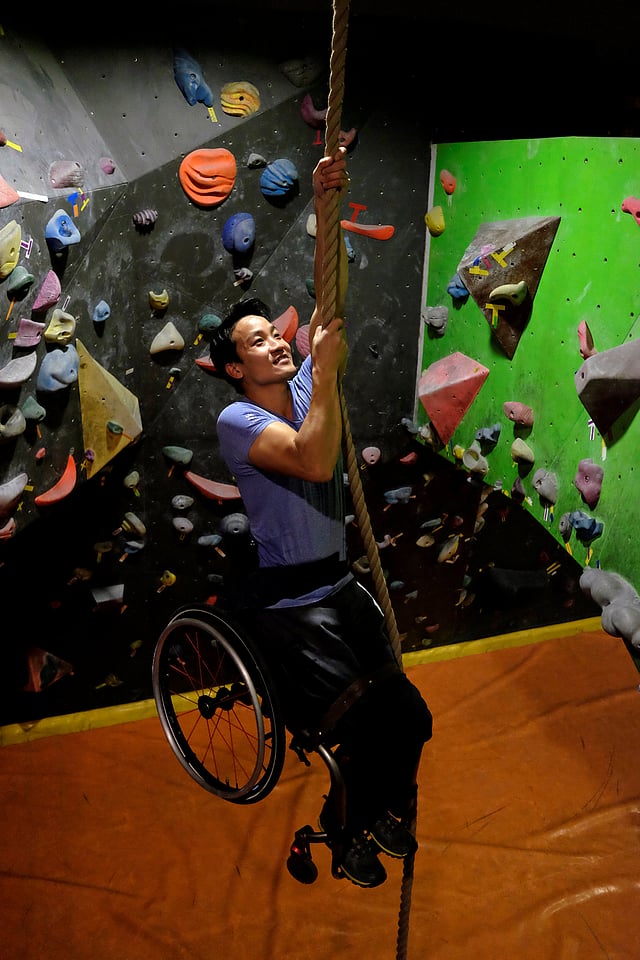 হুইলচেয়ার নিয়ে লায়ন রকের চূড়ায় ওঠায় লরেস ওয়ার্ল্ড স্পোর্টসে চীনের প্রথম অ্যাথলেট হিসেবে মনোনয়ন পেয়েছেন তিনি।