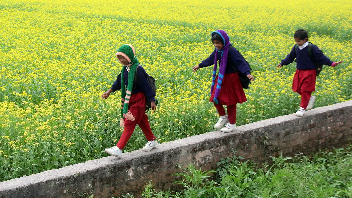 যেখানে শীতের তীব্রতা ও বাতাসের কামড় বেশি, সেখানকার শিশুদের কথা চিন্তা করুন তো?