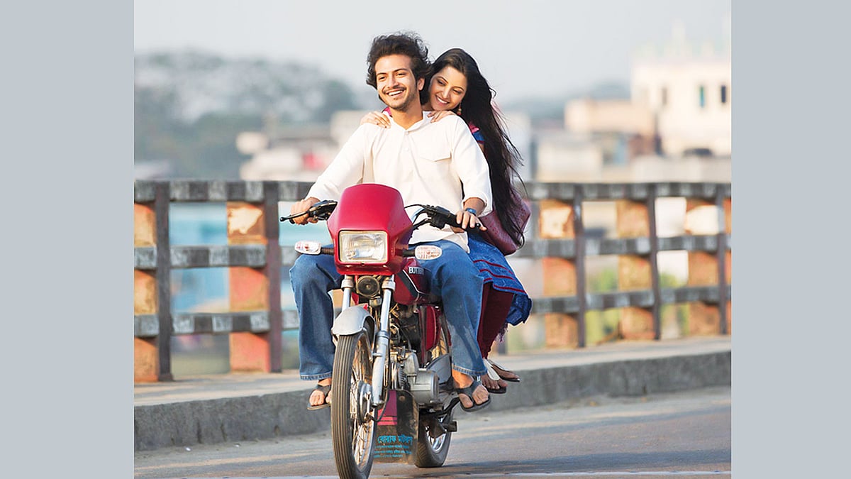 স্বপ্নজাল ছবির দৃশ্যে ইয়াশ ও পরীমনি