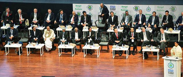 কলকাতায় দুদিনব্যাপী বিশ্ববঙ্গ বাণিজ্য সম্মেলনের উদ্বোধন অনুষ্ঠানে বক্তব্য দিচ্ছেন পশ্চিমবঙ্গের মুখ্যমন্ত্রী মমতা বন্দ্যোপাধ্যায়। ছবি: ভাস্কর মুখার্জী