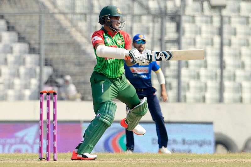 তামিম কিংবা মুশফিকের সঙ্গে ভালো করার প্রতিযোগিতাটা খুব জরুরি বলে মনে করেন সাকিব আল হাসান। ছবি: প্রথম আলো