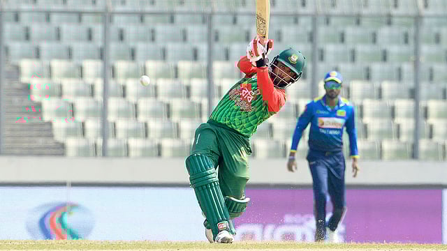 সেঞ্চুরির সুবাস পেয়েও আউট হয়ে যান তামিম। ছবি: শামসুল হক