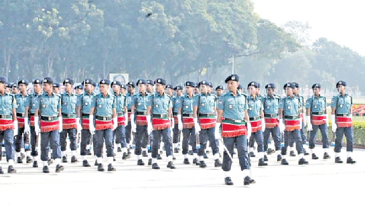 সাব-ইন্সপেক্টর পদে নারী ও পুরুষ উভয় প্রার্থীই আবেদনের সুযোগ পাবেন। ছবি: সংগৃহীত