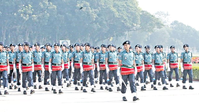 সাব-ইন্সপেক্টর পদে নারী ও পুরুষ উভয় প্রার্থীই আবেদনের সুযোগ পাবেন। ছবি: সংগৃহীত