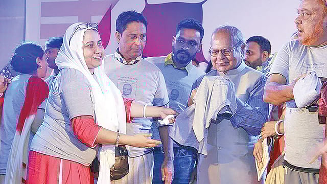 একটি অনুষ্ঠানে ডা. নাজরা চৌধুরী