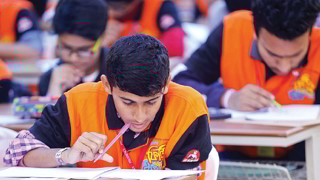 কারও পরীক্ষা ভালো হয়েছে, কারও মন্দ। তবে উৎসবের আনন্দ নিয়ে কোনো দ্বিমত ছিল না