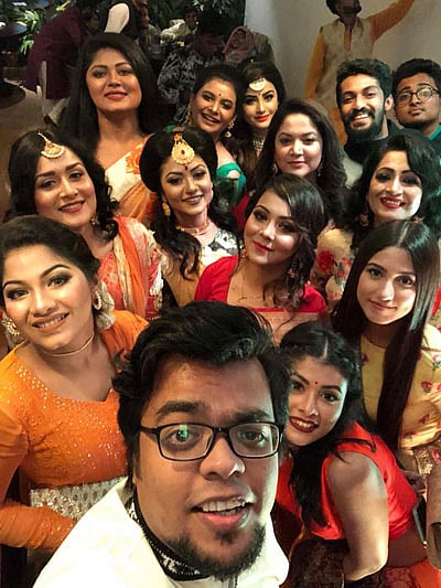 মাবরুর রশীদ বান্নাহর সেলফিতে তারকারা