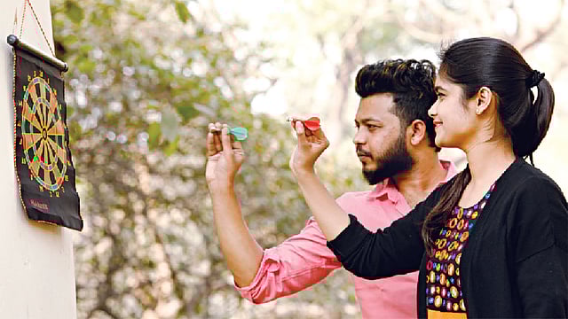 ভালোবাসার লক্ষ্য কী? সব ভালোবাসাই কি লক্ষে্য পৌঁছায়? পরিণতি পায়? মডেল: সজীব ও নিপা, ছবি: সুমন ইউসুফ