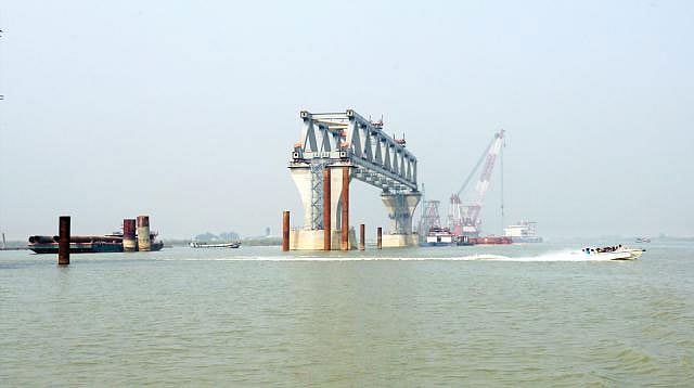 পদ্মা সেতুর স্প্যান। প্রথম আলাে ফাইল ছবি