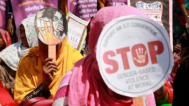 আজ আন্তর্জাতিক নারী দিবস। সারা বিশ্বের মতো বাংলাদেশেও পালিত হচ্ছে দিনটি। ঢাকায় এক নারী সমাবেশের ছবি এটি। ঢাকা, বাংলাদেশ, ৮ মার্চ। ছবি: শুভ্র কান্তি দাশ