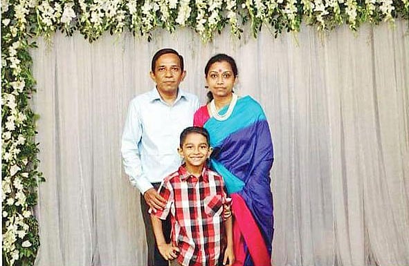 উড়োজাহাজ বিধ্বস্ত হয়ে প্রাণ গেছে এই তিনজনেরই। ছবি: ফেসবুক থেকে নেওয়া