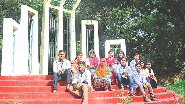 রংপুর মেডিকেল কলেজ মেডিসিন ক্লাবের সদস্যরা। ছবি: সংগৃহীত