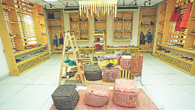 পাট দিয়ে এখন তৈরি হচ্ছে নজরকাড়া সব পণ্য