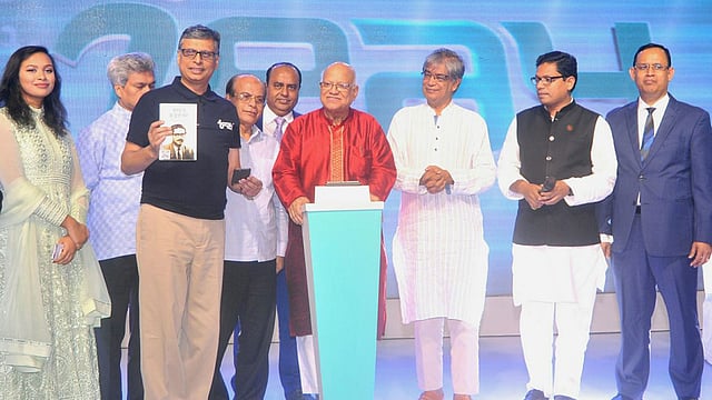 আইপে অ্যাপের উদ্বোধনী অনুষ্ঠানে উপস্থিত ছিলেন অর্থমন্ত্রী আবুল মাল আবদুল মুহিত, ডাক, টেলিযোগাযোগ ও তথ্যপ্রযুক্তিমন্ত্রী মোস্তাফা জব্বারসহ অনেকেই। ছবি: সংগৃহীত।