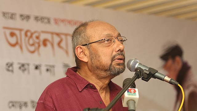 বর্ণাঢ্য তাঁর জীবন। স্মৃতিচারণা করছেন তিনি।