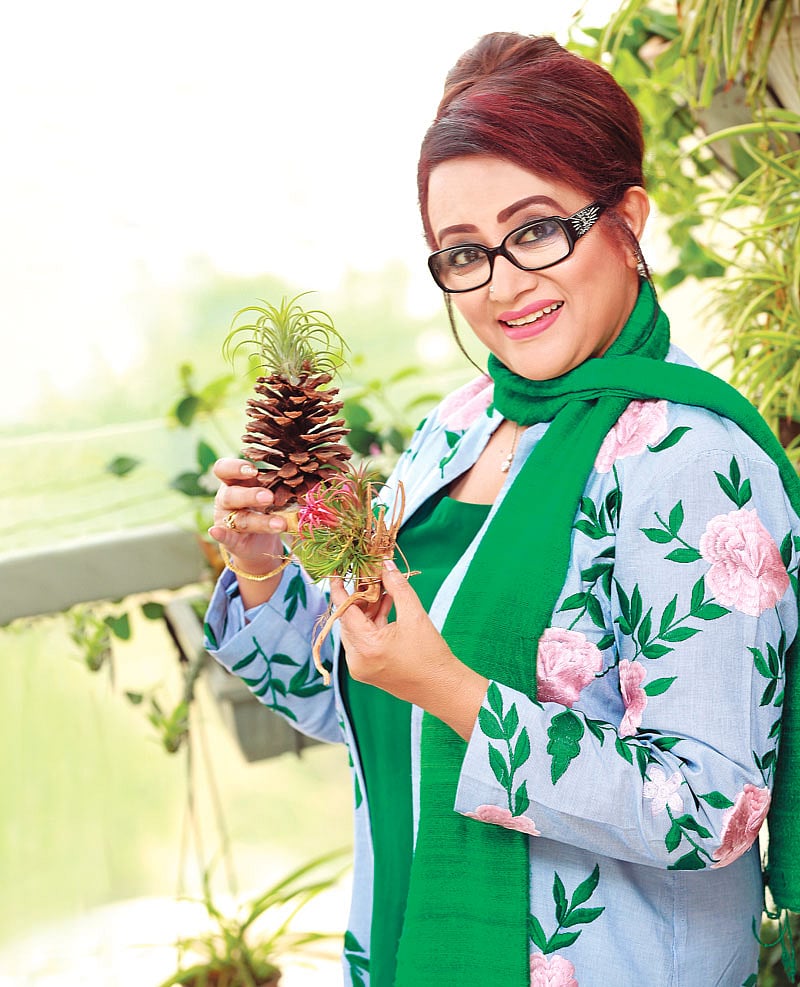 চেনা হাসিতে ববিতা। ছবি: কবির হোসেন