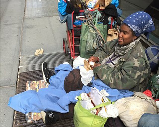 ফোরটি সিক্সথ স্ট্রিট ও পার্ক অ্যাভিনিউয়ের ‘গ্রেটে’ই বসবাস করতেন নাকেশা। ছবি: নিউইয়র্ক টাইমস