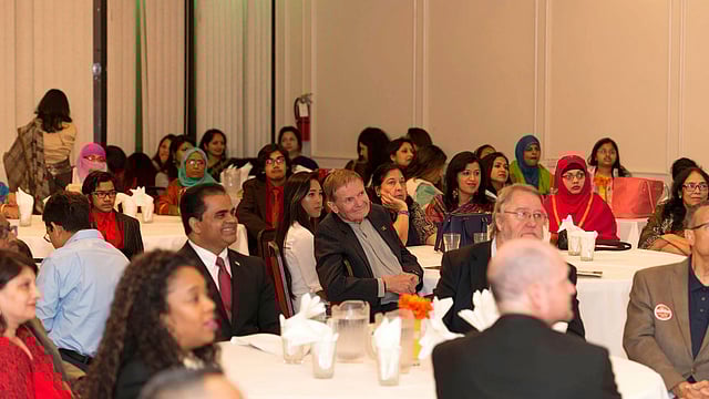 হিউস্টনে বিউটিফুল বাংলাদেশ ইন ব্রিফ  বইয়ের প্রকাশনা অনুষ্ঠানে উপস্থিত ব্যক্তিবর্গ