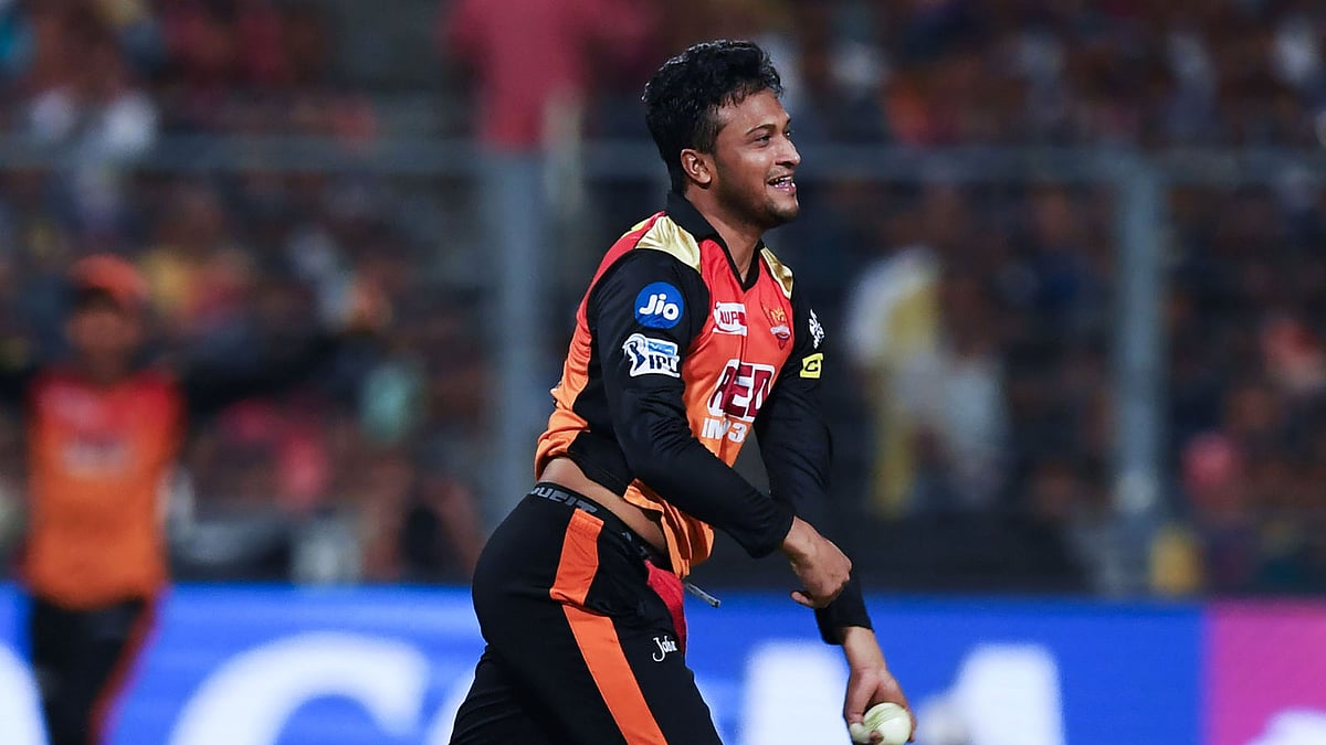 সাকিবের পারফরম্যান্স দেখে টনক নড়েছে কলকাতার সংবাদমাধ্যমের। ছবি: এএফপি