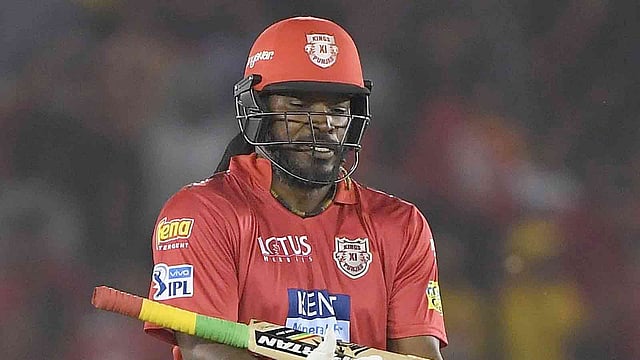 গেইলের কালকের উদ্‌যাপন নজর কেড়েছে অনেকের। ছবি: এএফপি