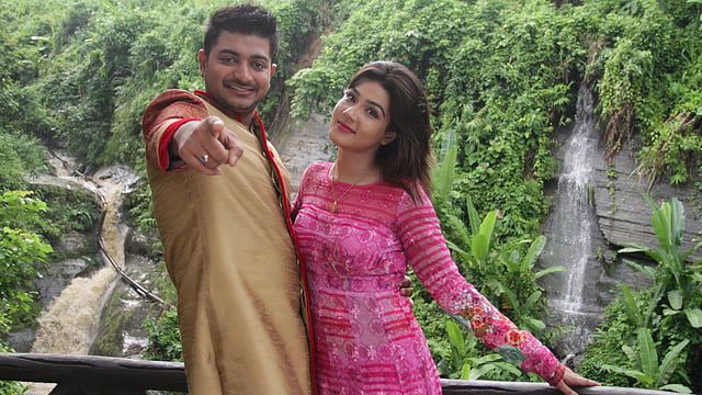 পলকে পলকে তোমাকে চাই–এর শুটিংয়ে বাপ্পী ও মাহি