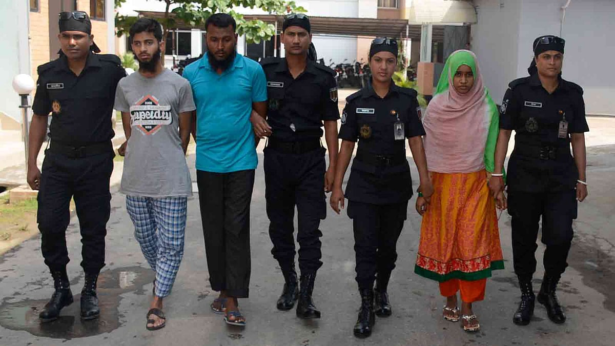 দুই সঙ্গীসহ মিতুকে গ্রেপ্তার করেছে র্যাব-১১-এর একটি দল।