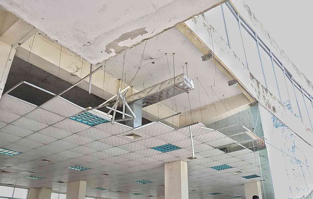 এভাবেই অনাদর আর অবহেলার শিকার বাংলাদেশের অন্যতম এই টেস্ট ভ্যেনু। ছবি: সাদ্দাম হোসেন