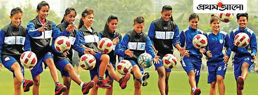 অনূর্ধ্ব-১৫ সাফ ফুটবল ও জকি কাপে চ্যাম্পিয়ন হওয়া দলের ছয়জন আছেন জাতীয় দলে। প্রথম আলো ফাইল ছবি