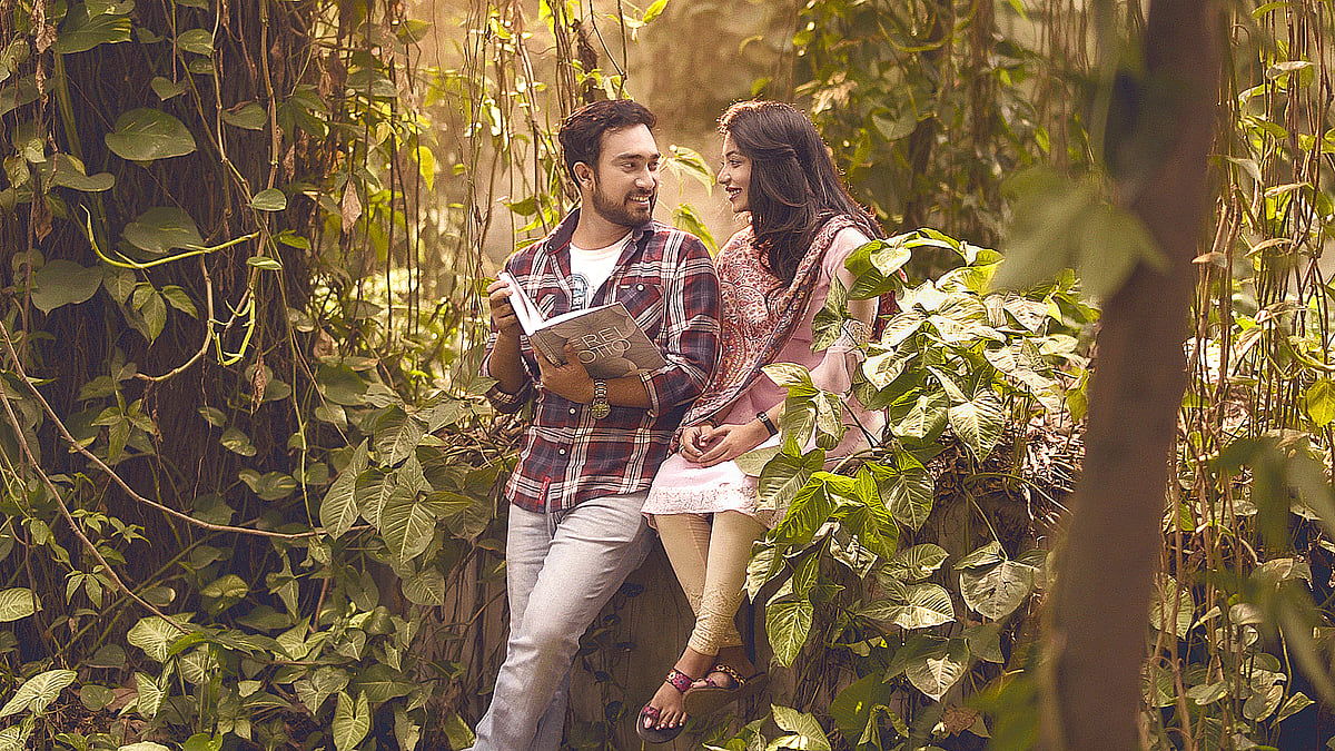 ‘তুমি রবে নীরবে’ গানের ভিডিওর দৃশ্যে জোভান আহমেদ ও শ্রাবন্তী সাহা