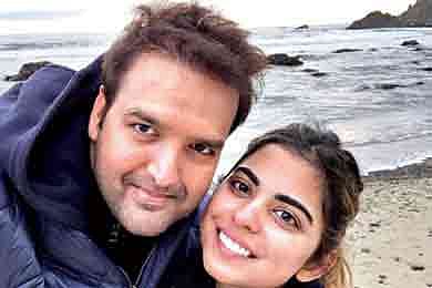 ইশা ও তাঁর হবু বর আনন্দ। ছবি: ফেসবুক থেকে নেওয়া