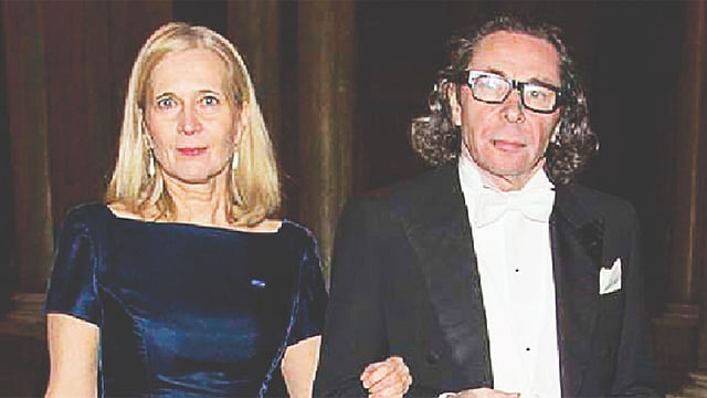 কাতারিনা ফ্রস্তেনসন ও তাঁর স্বামী জ্যঁ-ক্লদ আর্নো: শোনা যাচ্ছে তাঁরাই কেলেঙ্কারির মূল হোতা। ছবি: সংগৃহীত