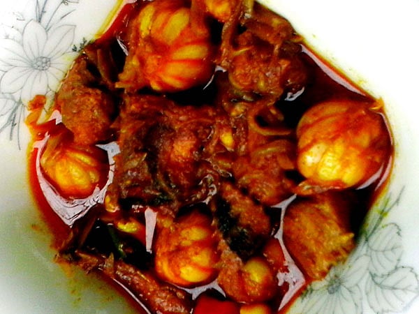 আস্ত রসুনে লোনা ইলিশ