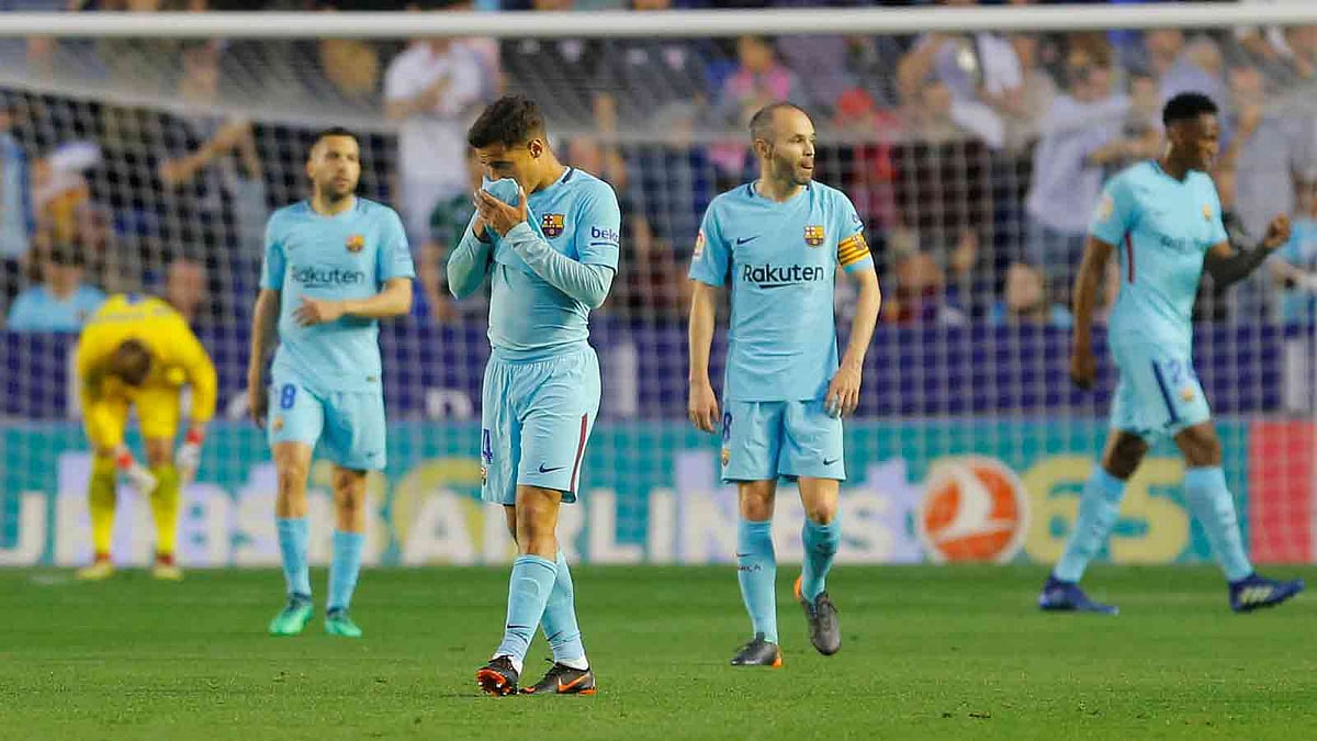 কুতিনহোর কল্যাণে ব্যবধান কমলেও হার এড়াতে পারেনি বার্সেলোনা। ছবি: এএফপি