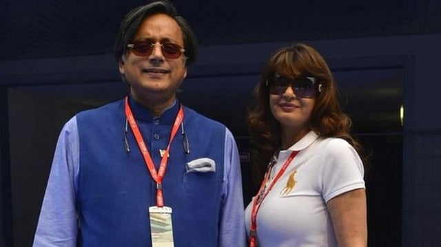 কংগ্রেসের সাংসদ শশী থারুর ও স্ত্রী সুনন্দা পুস্কার। ছবি: রয়টার্স