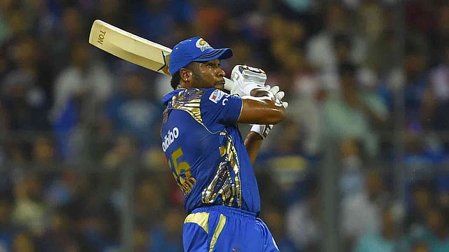 কালকের জয় দিয়ে আবার সেরা চারের লড়াইয়ে ফিরল মুম্বাই। ছবি: এএফপি