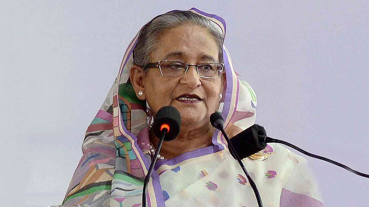 প্রধানমন্ত্রী শেখ হাসিনা বাংলাদেশ ফেডারেল সাংবাদিক ইউনিয়নের (বিএফইউজে) দ্বিবার্ষিক কাউন্সিলে প্রধান অতিথি হিসেবে বক্তব্য দেন। জাতীয় প্রেসক্লাব, ঢাকা। ১৭ মে। ছবি: পিআইডির সৌজন্যে