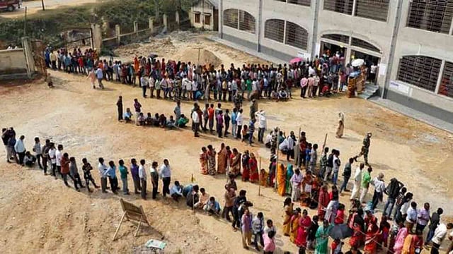 কর্ণাটকের নির্বাচন হওয়ার পরও রাজনৈতিক নাটক অব্যাহত। ছবি: রয়টার্স