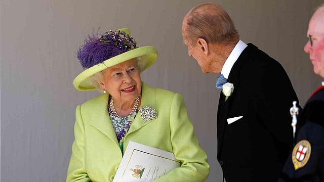 গতকাল প্রিন্স হ্যারির বিয়েতে রানি দ্বিতীয় এলিজাবেথ ও ডিউক অব এডিনবরা প্রিন্স ফিলিপ। ছবি: রয়টার্স