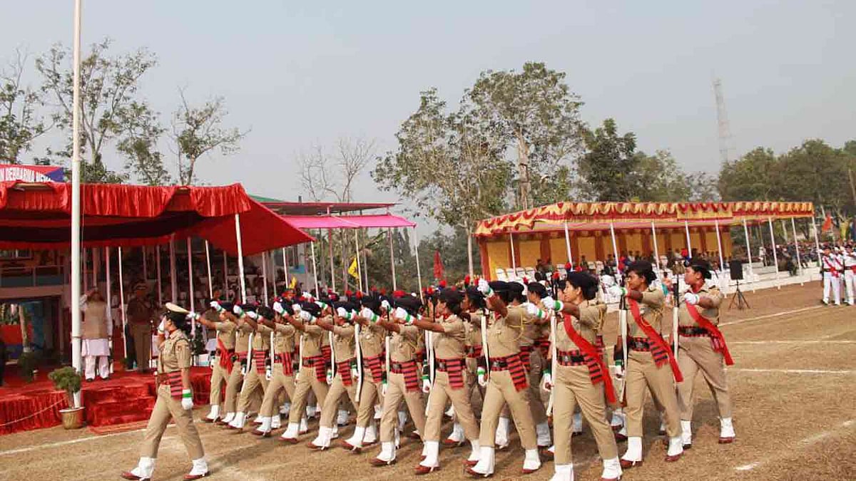 ত্রিপুরার নারী পুলিশ। ছবি: সংগৃহীত