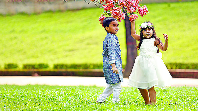 মডেল: তাকদিস ও মাইসারাহ্, পাঞ্জাবি: সেইলর, ফ্রক: ইনফিনিটি, ছবি: সুমন ইউসুফ