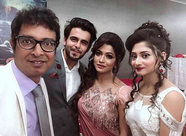 আব্দুল আজিজের সেলফিতে বাঁধন, পূজা চেরি ও সিয়াম