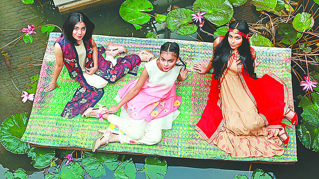 কিশোরীদের পোশাকে এবারও প্রাধান্য পাবে লেয়ারিং স্টাইল। মডেল: সুমেহরা, প্রতীক্ষা ও প্রেরণা, পোশাক: কে ক্র্যাফট ও ইয়াং কে, সাজ: অরা বিউটি লাউঞ্জ, ছবি: কবির হোসেন