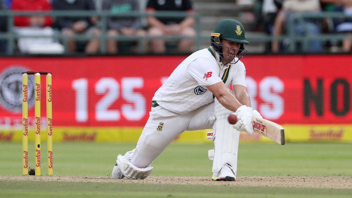 টেস্ট ক্রিকেটেও এমন সব শট অবলীলায় খেলতেন বলেই সবার প্রিয় ছিলেন এবি। ছবি: রয়টার্স