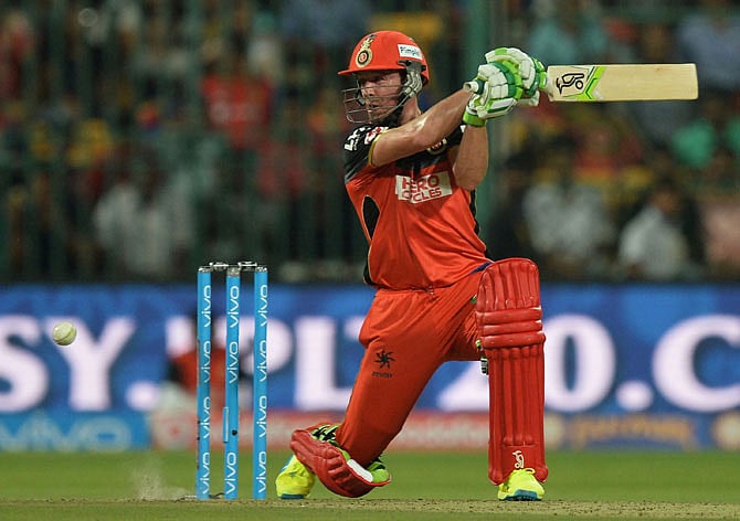 আইপিএলের আগামী মৌসুমে দেখা যাবে ডি ভিলিয়ার্সকে? ছবি: এএফপি